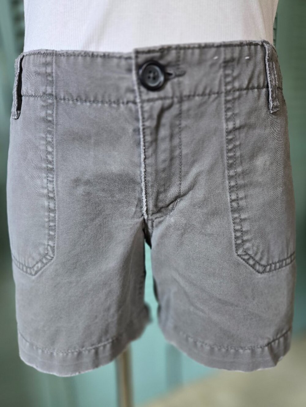 Old Navy grayish blue cargo shorts Size 1 (juniors)